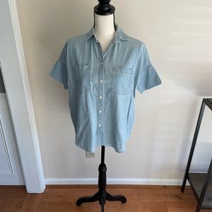 Madewell button up denim top, very comfortable material.